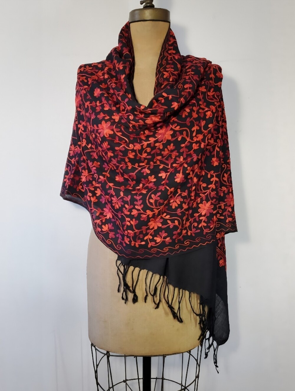 Kashmiri 29x78" Stole Scarf Wrap Aaria Floral Black Red Wool Crewel Embroidery